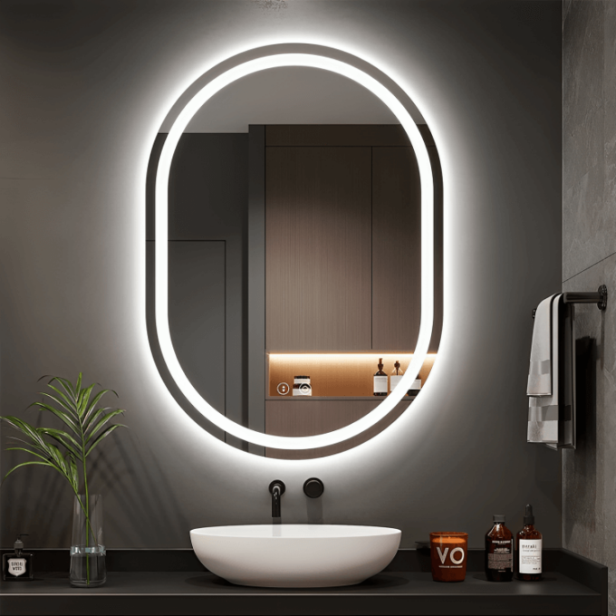 Oval spegel med geometrisk design för en modern touch