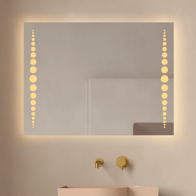 Designerspegel med ljus för en modern touch.
